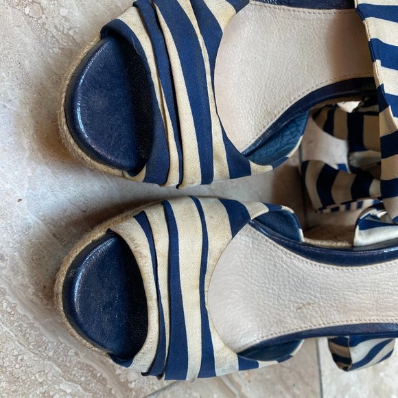 UGG Lucianna Espadrille Wedge Sandal Tie-Up Blue & Ivory Stripe - Size 8 - Picture 2 of 7